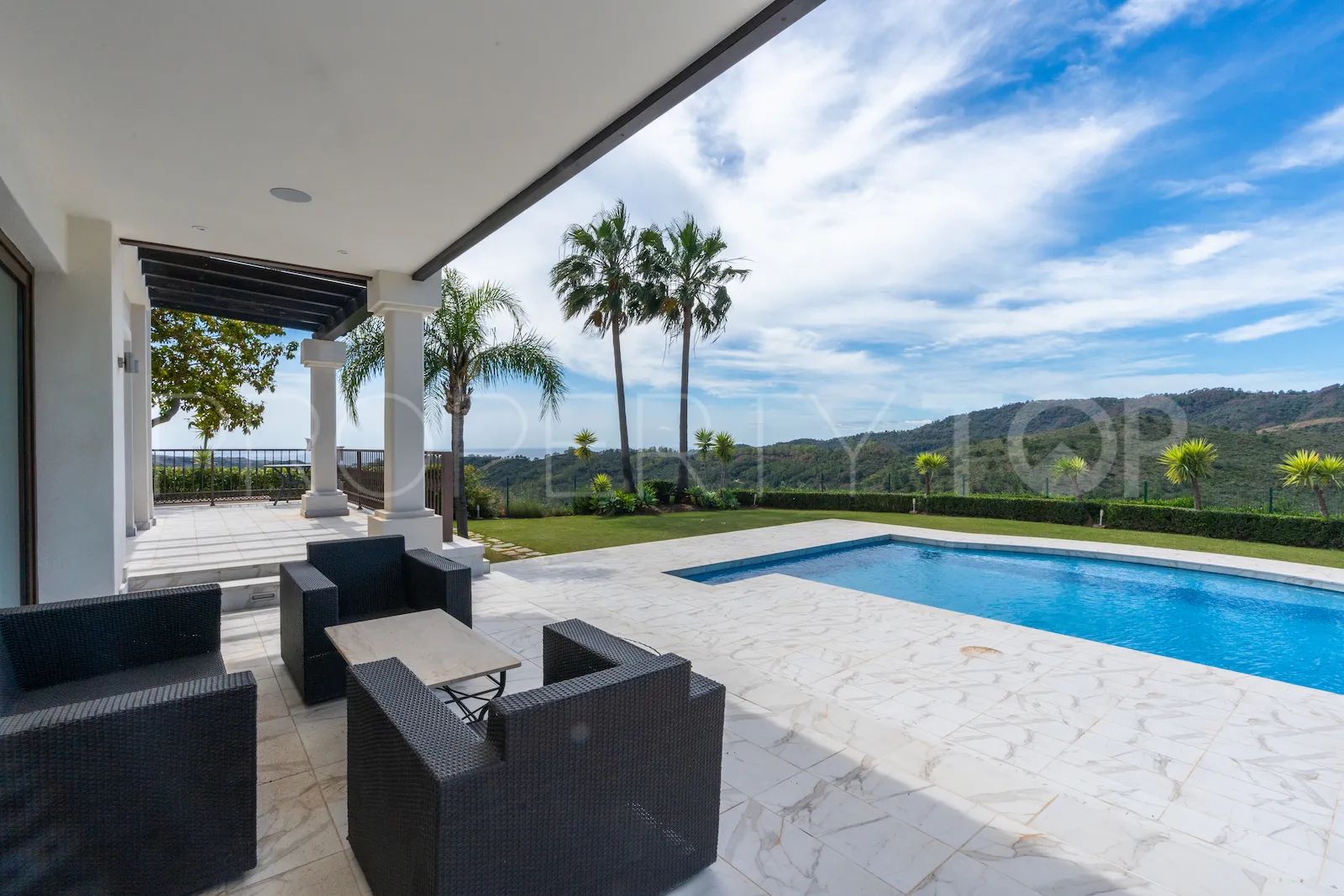 Se vende villa de 6 dormitorios en Benahavis