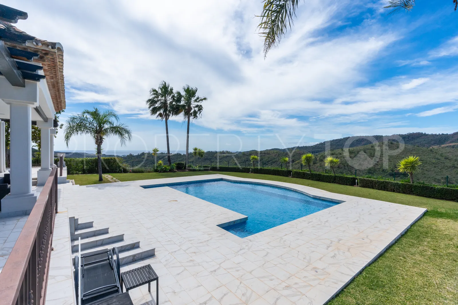 Se vende villa de 6 dormitorios en Benahavis