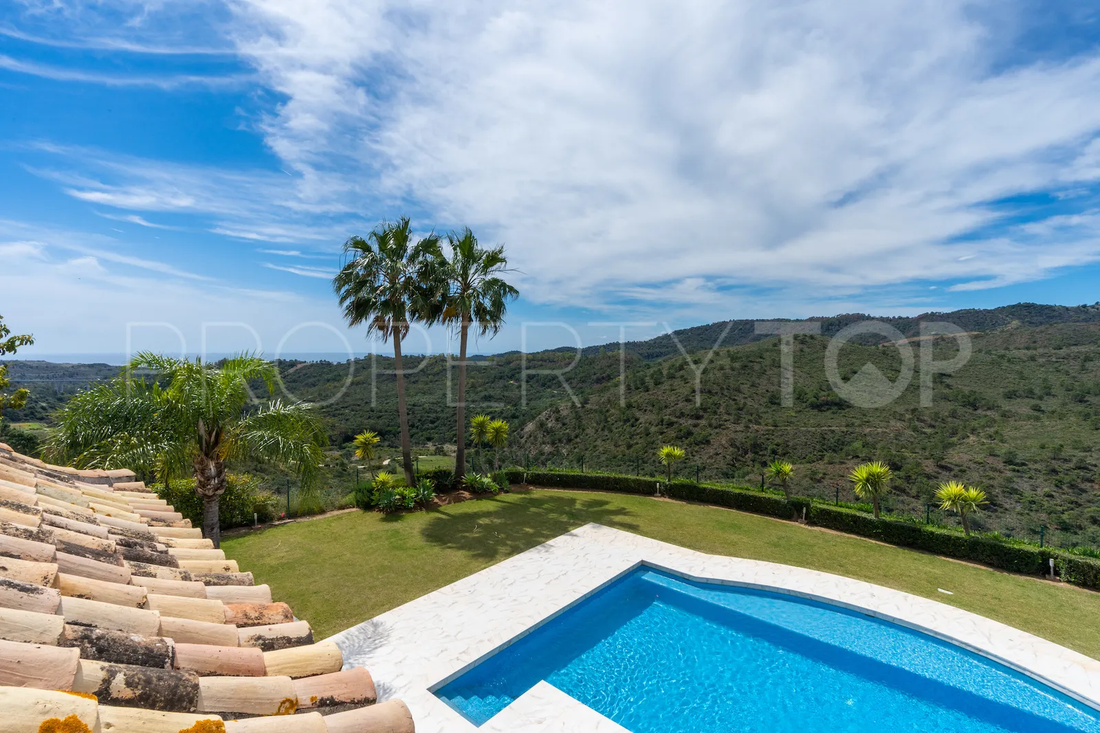Se vende villa de 6 dormitorios en Benahavis