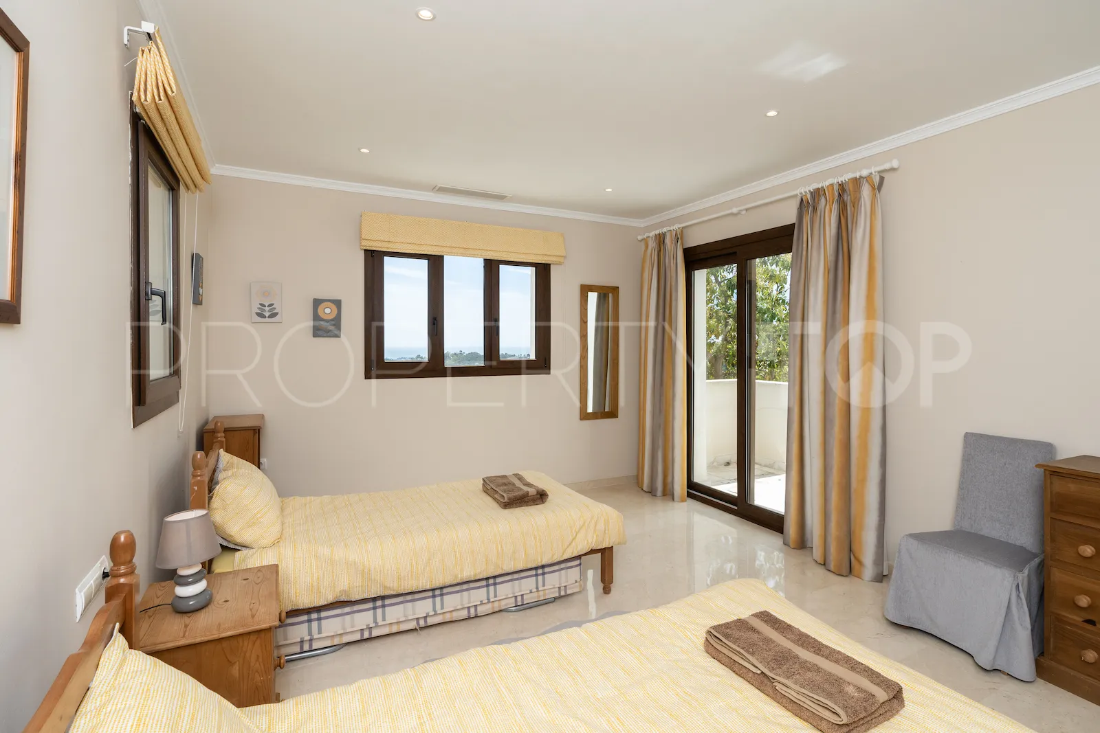 Se vende villa de 6 dormitorios en Benahavis