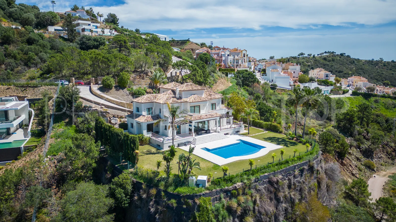 Se vende villa de 6 dormitorios en Benahavis