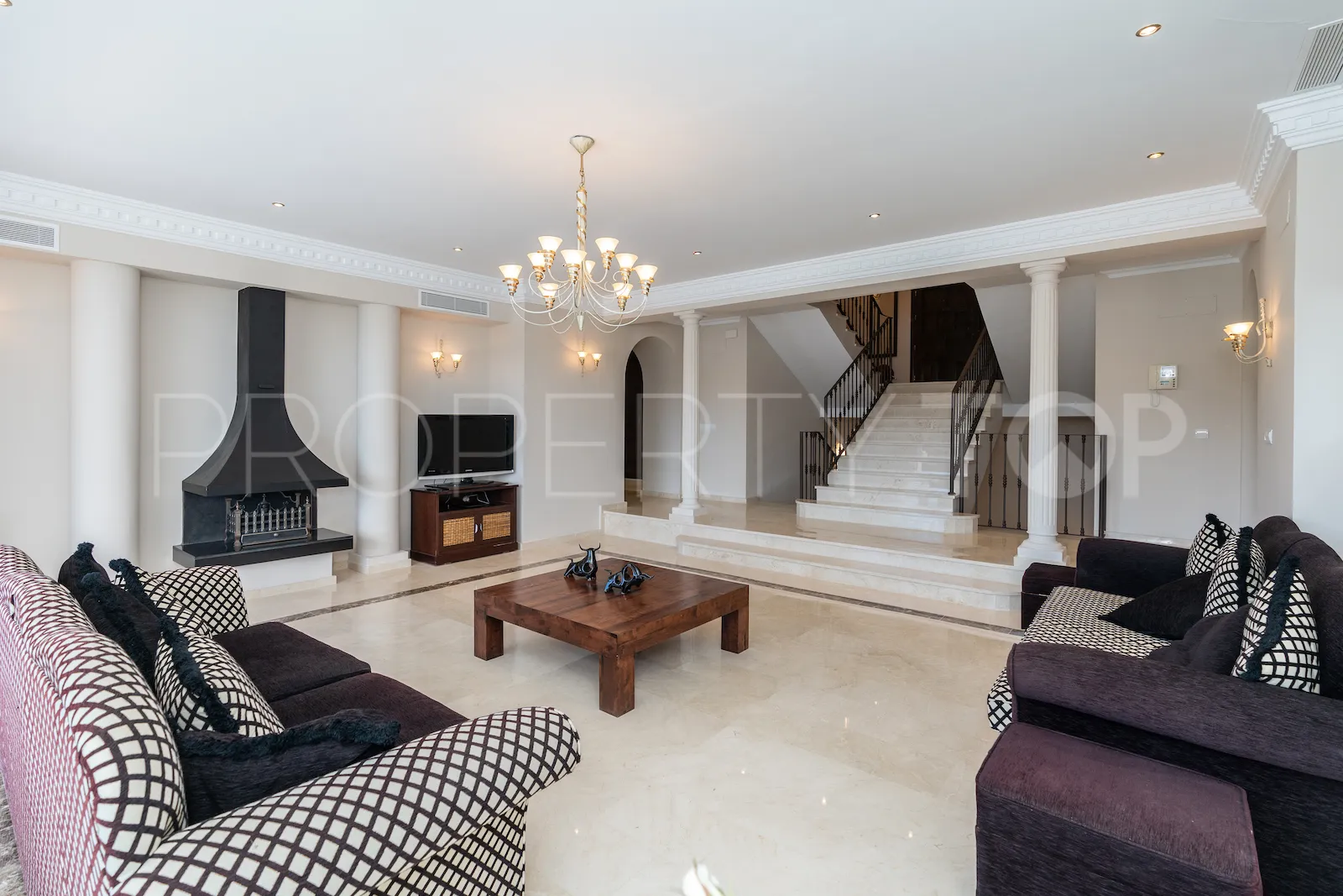 Se vende villa de 6 dormitorios en Benahavis