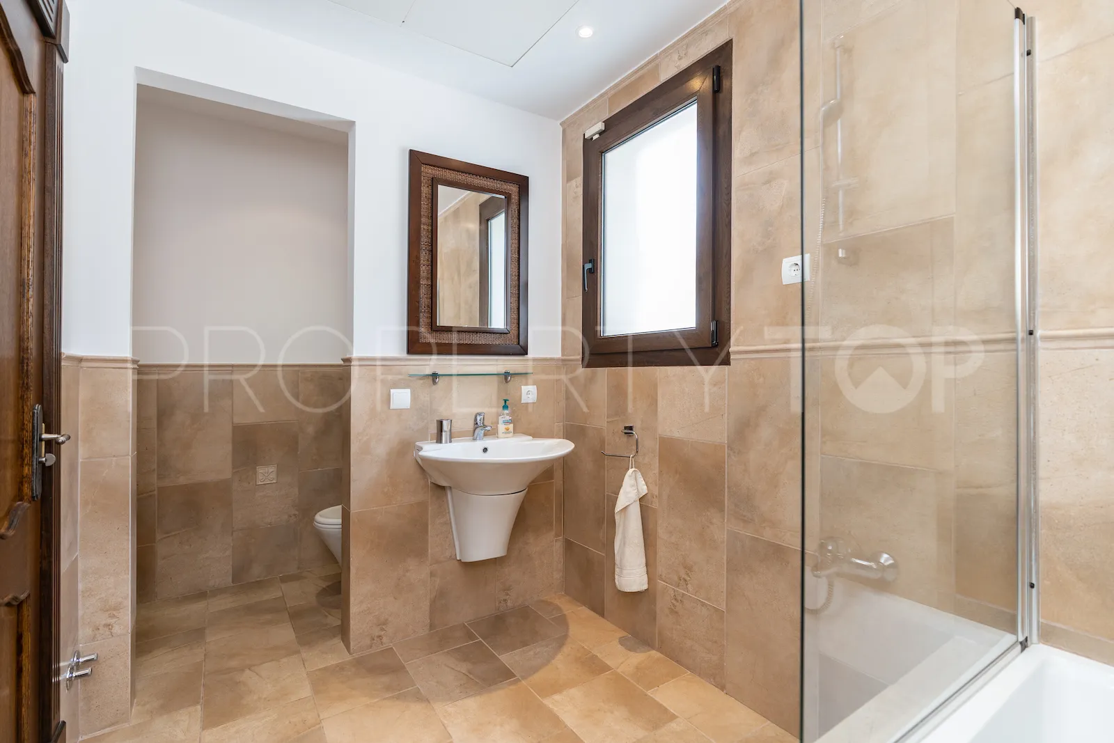Se vende villa de 6 dormitorios en Benahavis