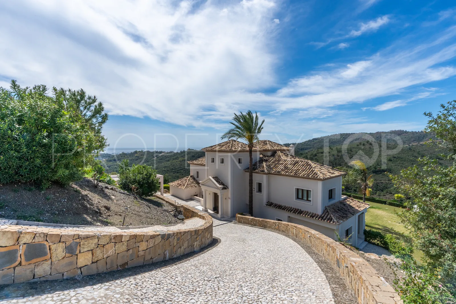 Se vende villa de 6 dormitorios en Benahavis