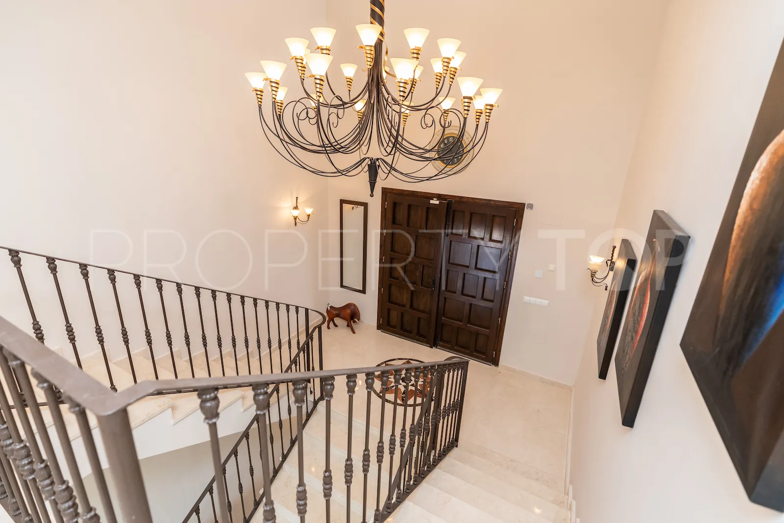 Se vende villa de 6 dormitorios en Benahavis