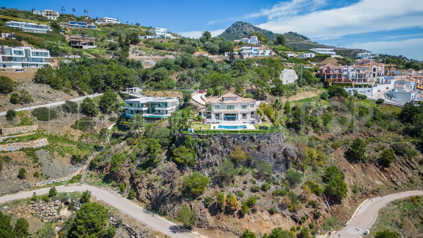 Se vende villa de 6 dormitorios en Benahavis