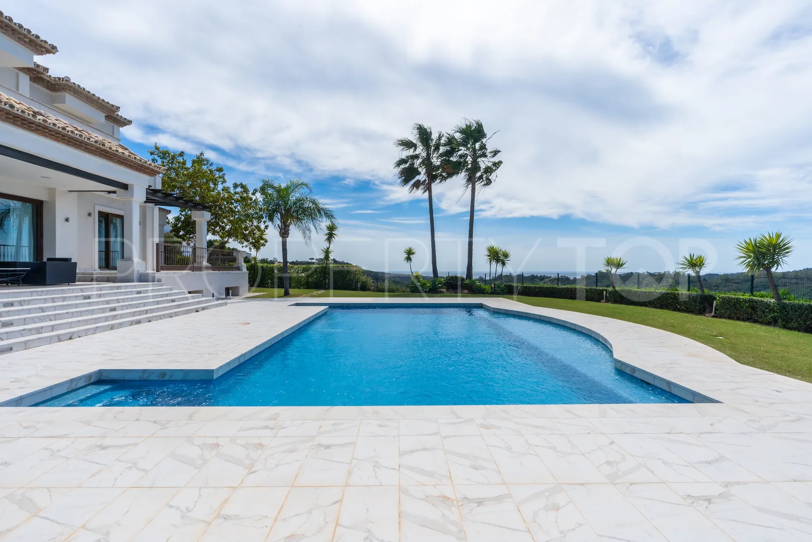 Se vende villa de 6 dormitorios en Benahavis