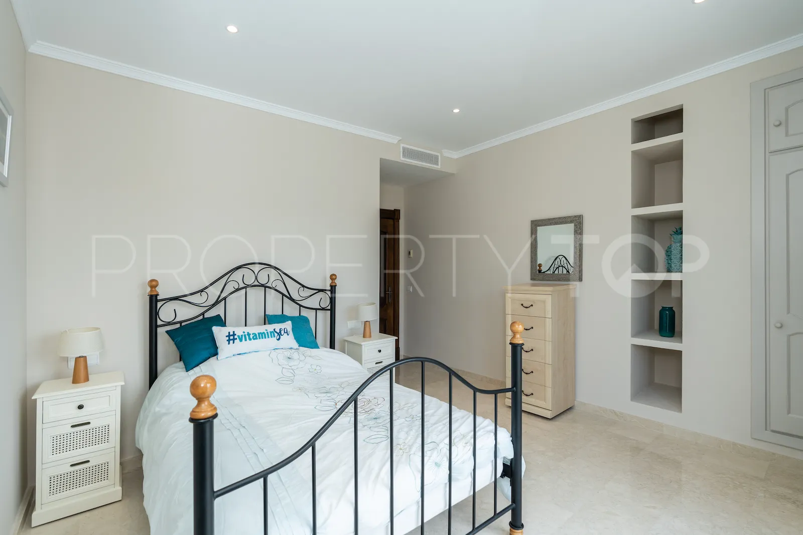 Se vende villa de 6 dormitorios en Benahavis
