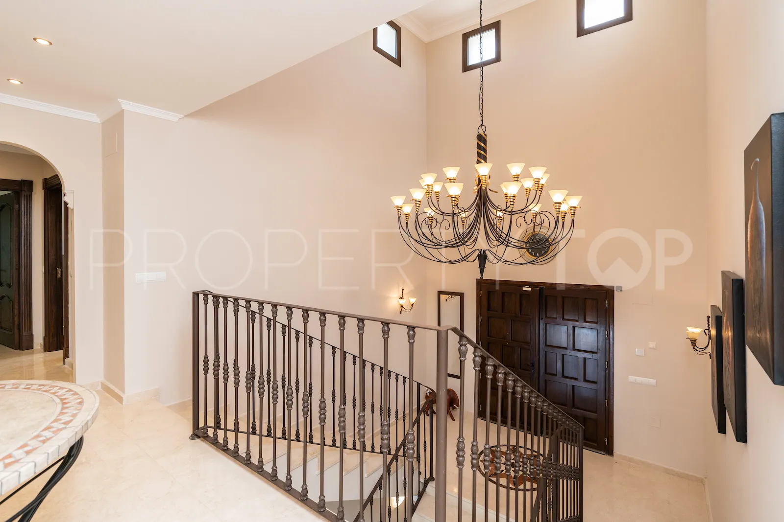 Se vende villa de 6 dormitorios en Benahavis