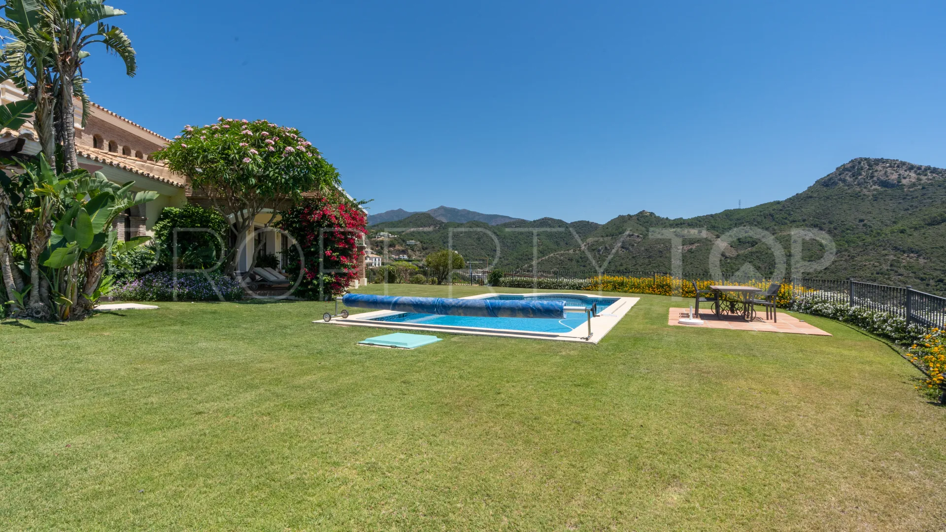 Villa en venta en Benahavis