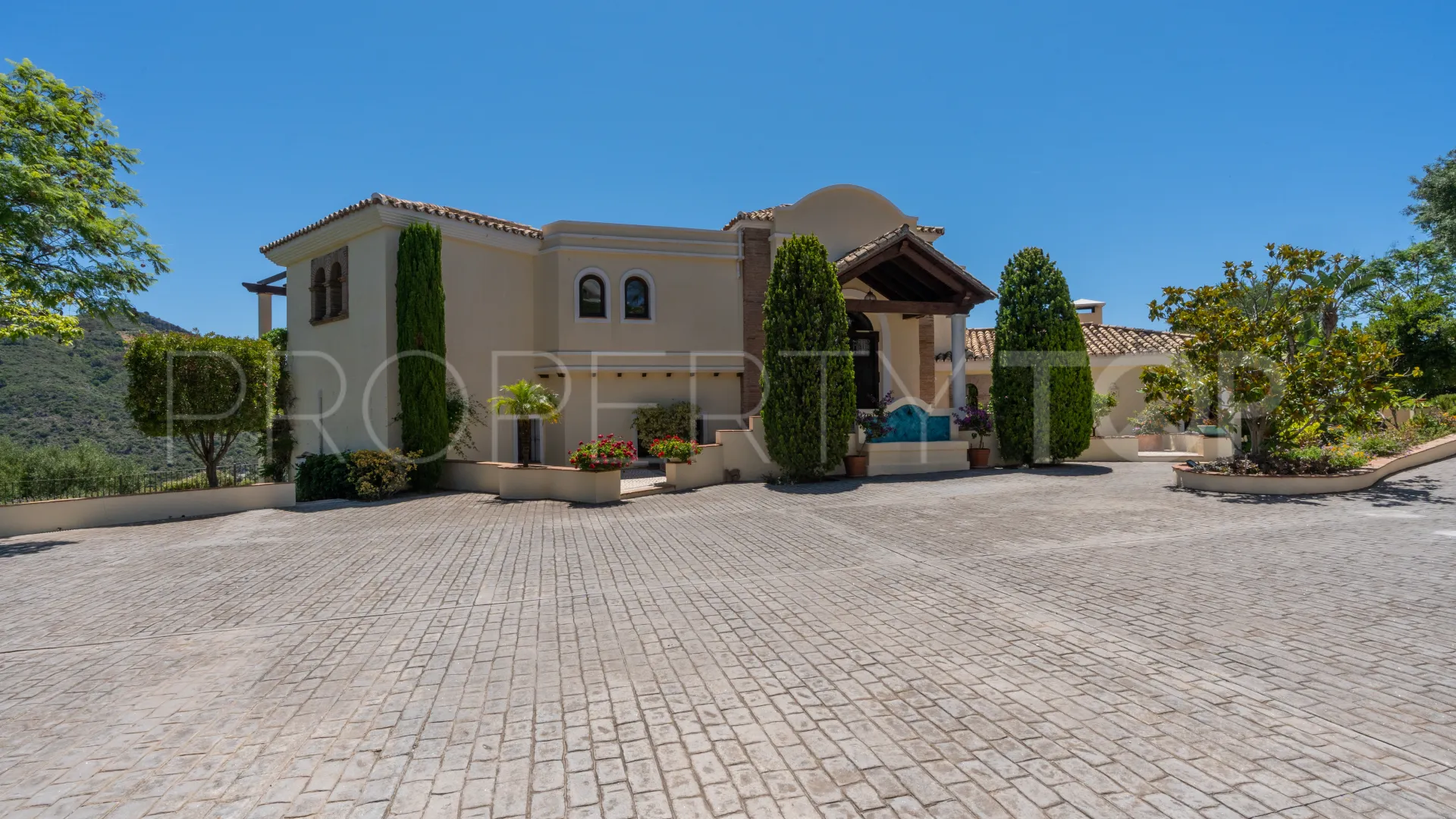 Villa en venta en Benahavis