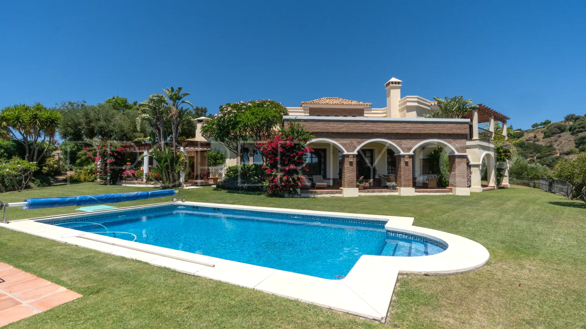 Villa en venta en Benahavis