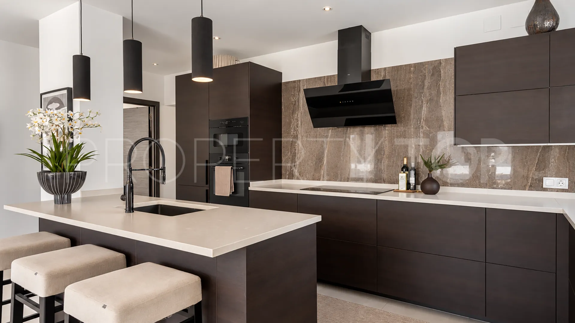 Nueva Andalucia, apartamento de 3 dormitorios en venta