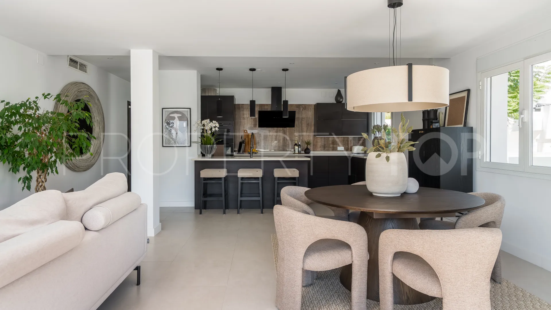 Nueva Andalucia, apartamento de 3 dormitorios en venta