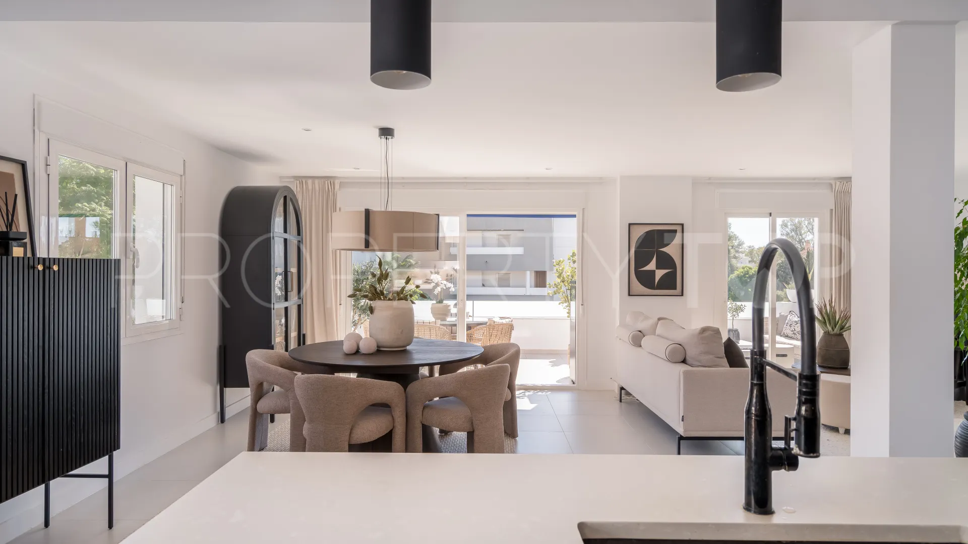 Nueva Andalucia, apartamento de 3 dormitorios en venta