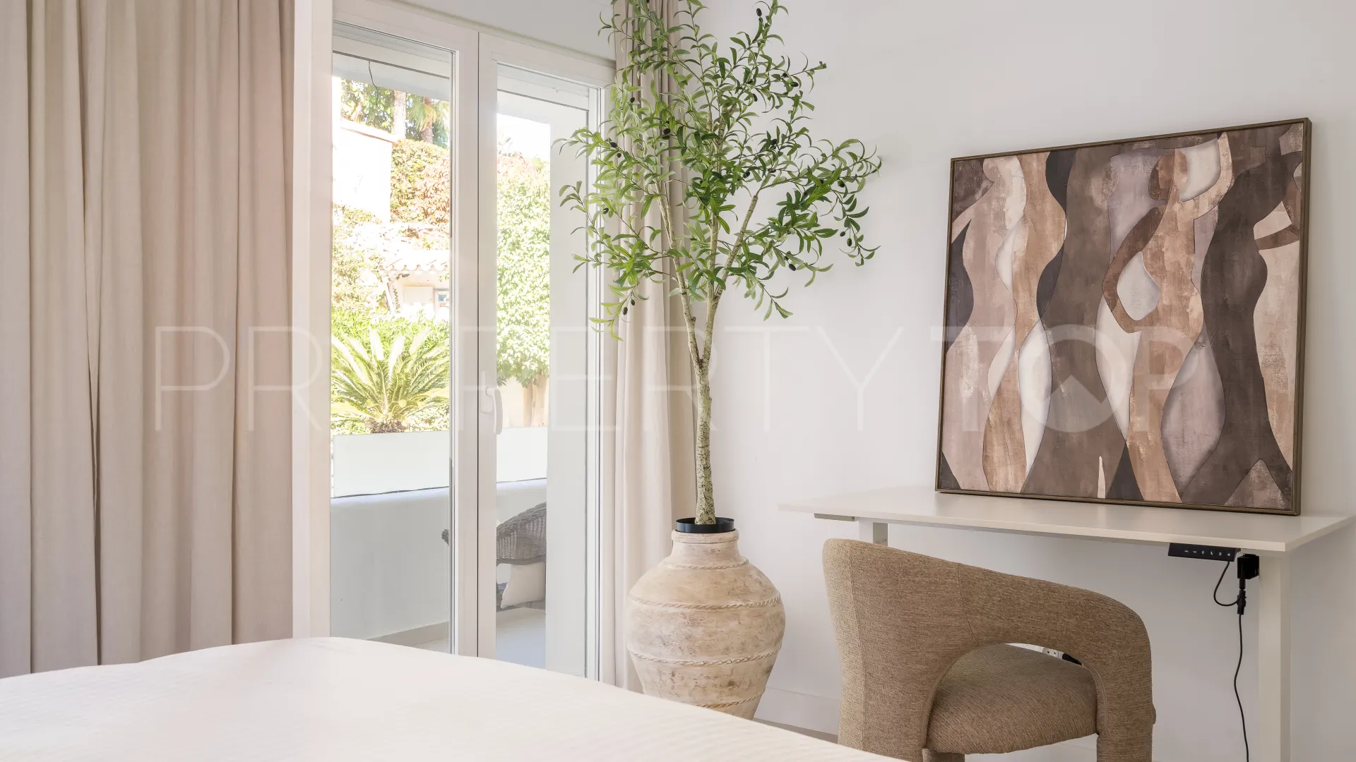 Nueva Andalucia, apartamento de 3 dormitorios en venta