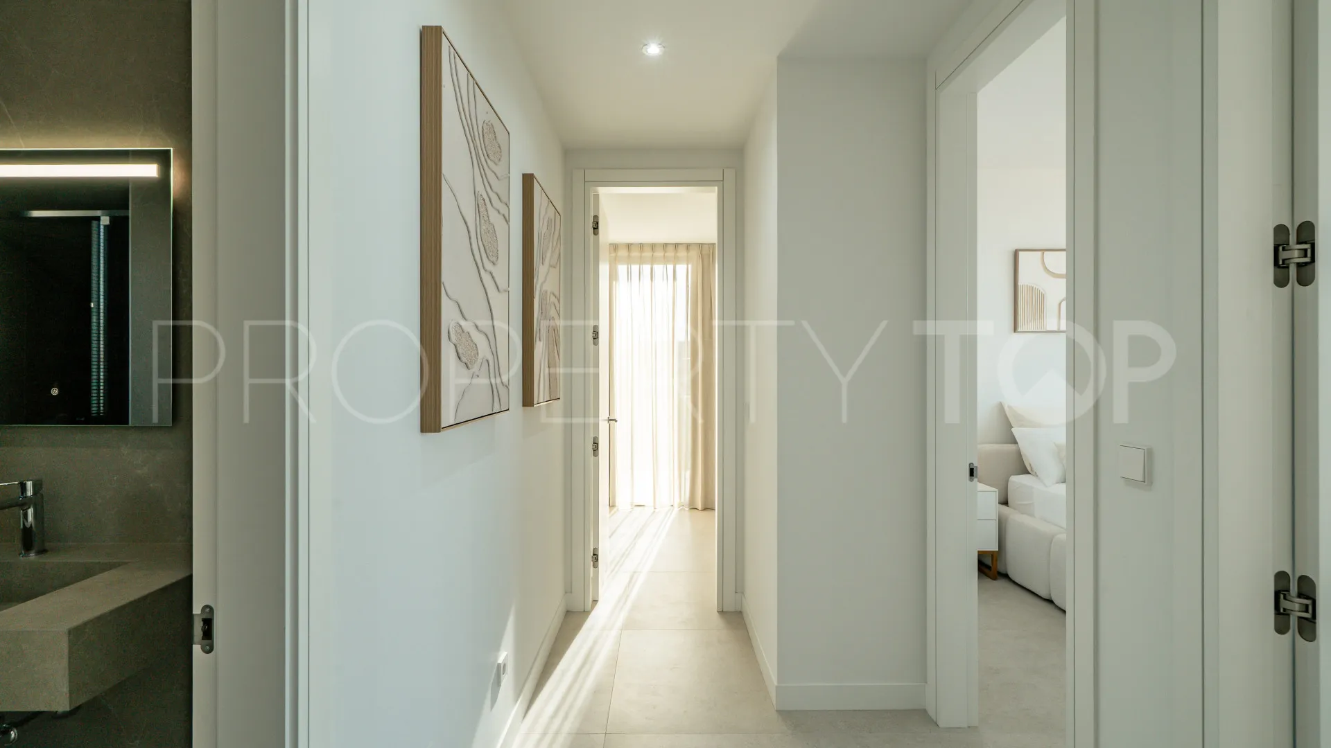 Villa de 3 dormitorios en venta en Benahavis