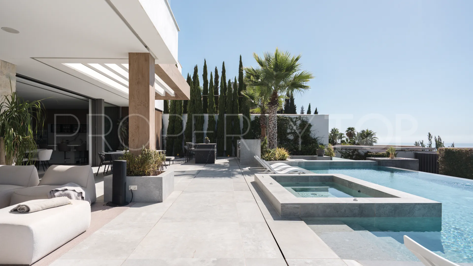 Villa en venta en La Quinta Hills con 6 dormitorios