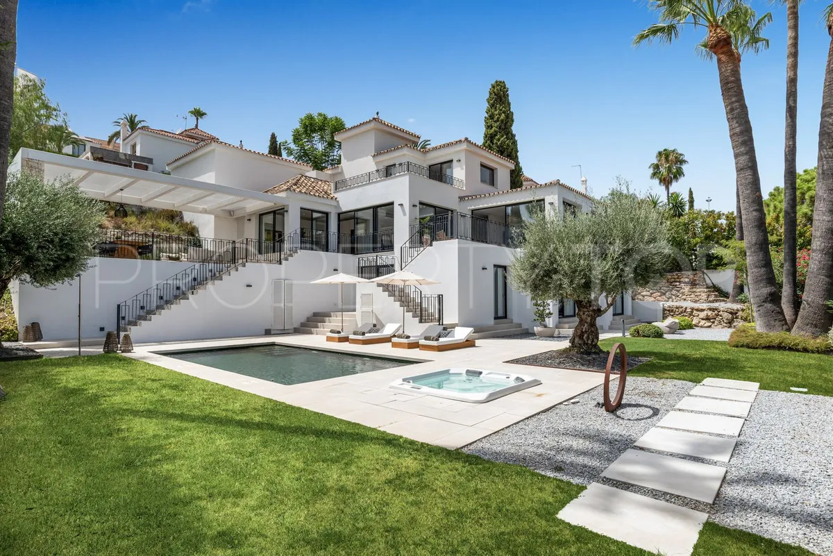For sale villa in Los Naranjos Hill Club with 4 bedrooms