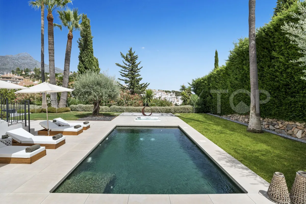 For sale villa in Los Naranjos Hill Club with 4 bedrooms