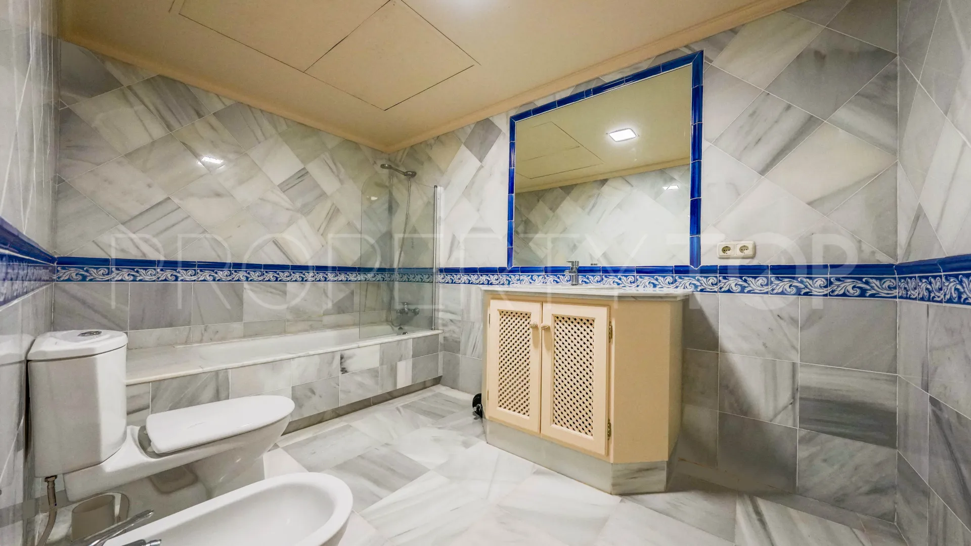 Apartment for sale in Monte Halcones with 2 bedrooms