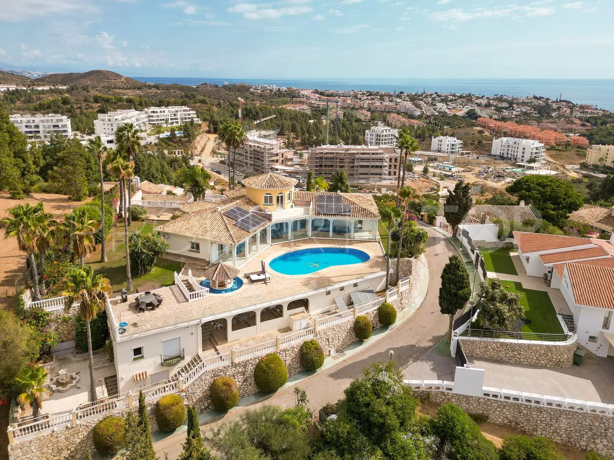 5 bedrooms villa for sale in Mijas Costa