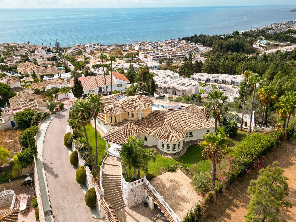 5 bedrooms villa for sale in Mijas Costa