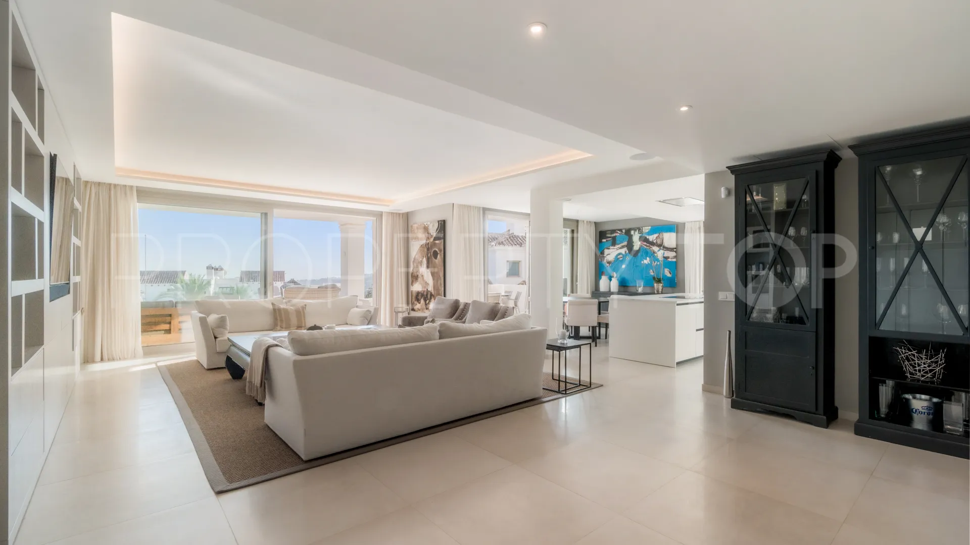 For sale 3 bedrooms apartment in 9 Lions Residences