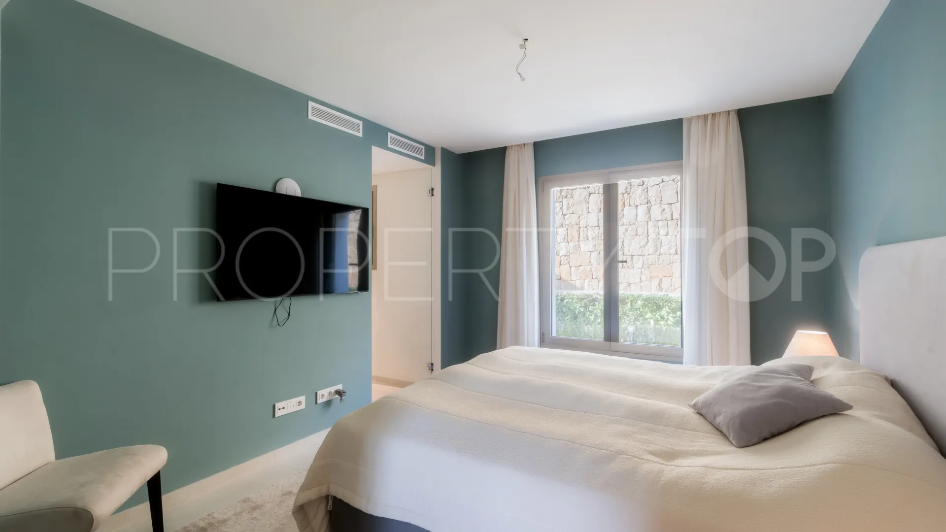 For sale 3 bedrooms apartment in 9 Lions Residences