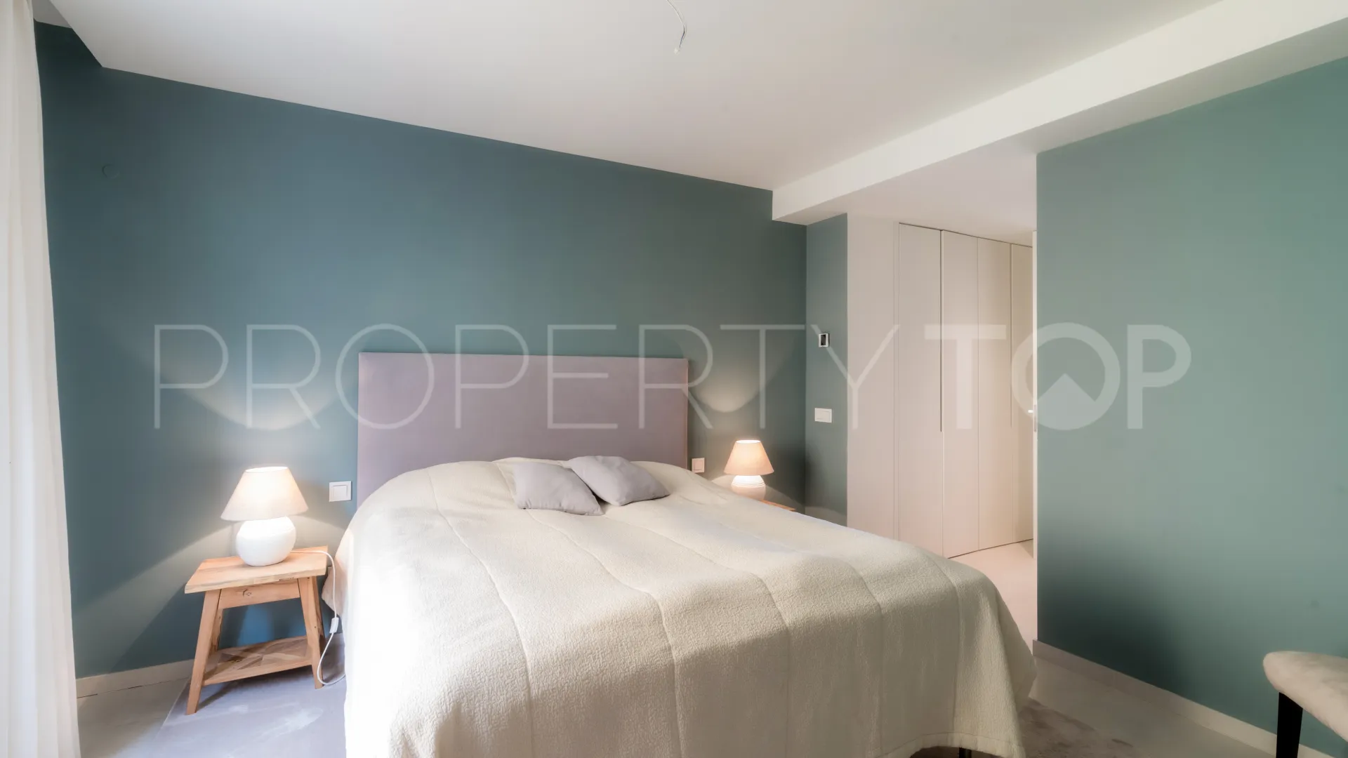 For sale 3 bedrooms apartment in 9 Lions Residences