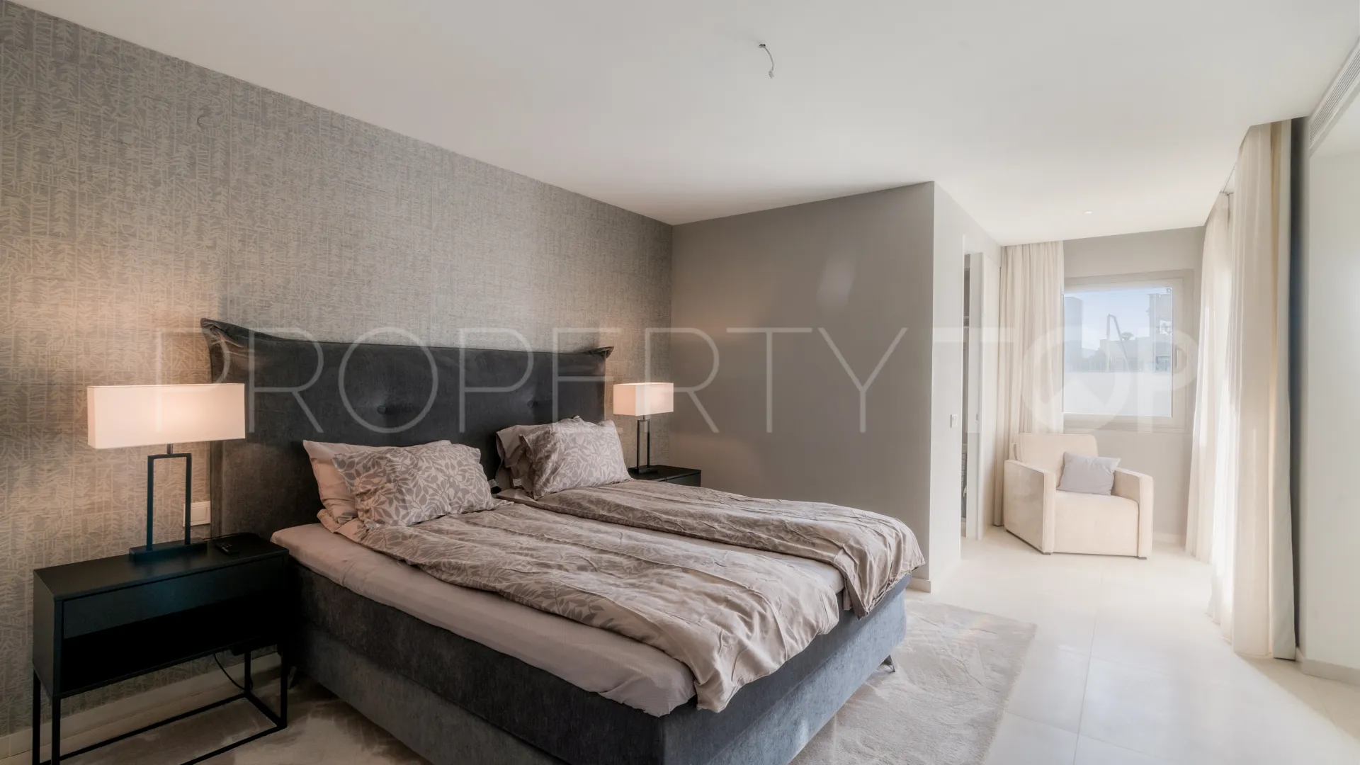 For sale 3 bedrooms apartment in 9 Lions Residences