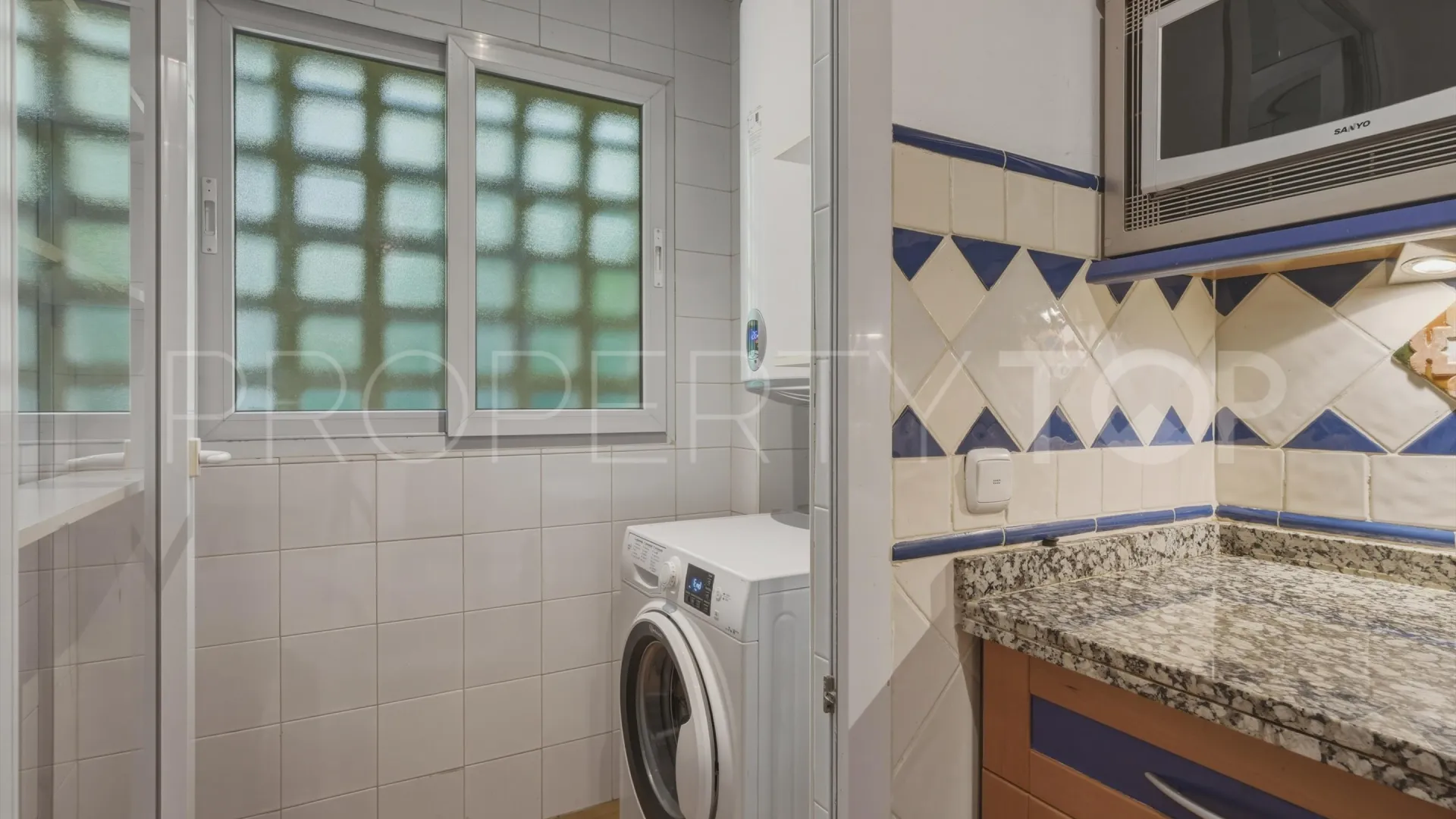 For sale ground floor apartment in Marbella Golden Mile