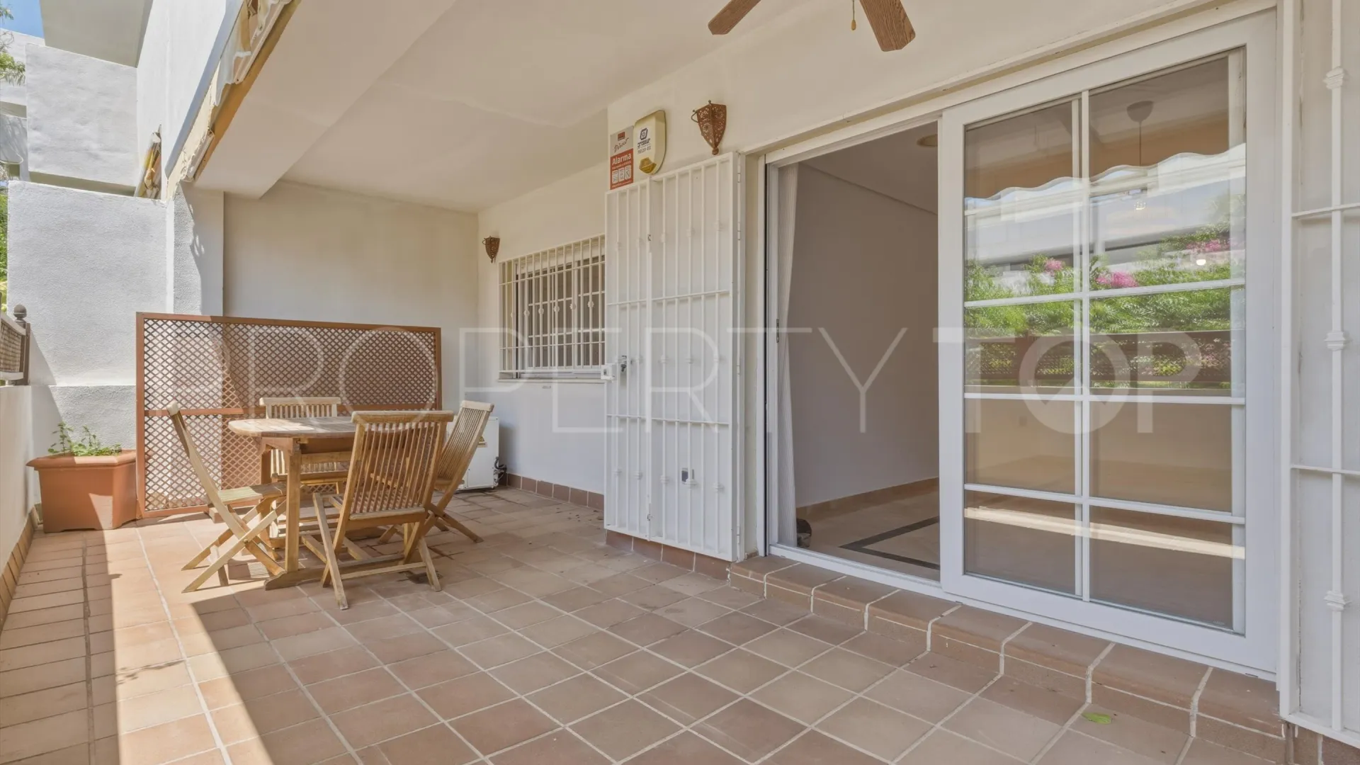 For sale ground floor apartment in Marbella Golden Mile