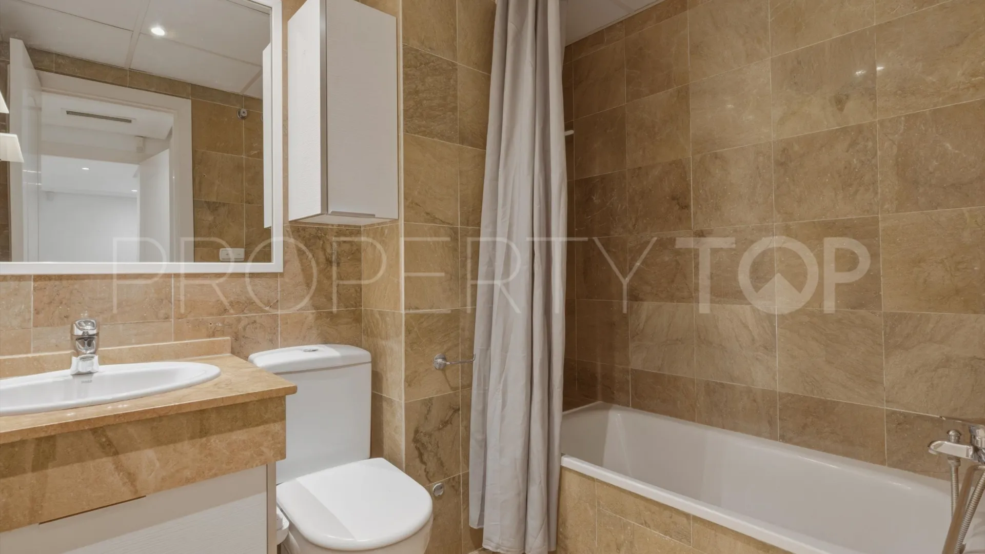For sale ground floor apartment in Marbella Golden Mile