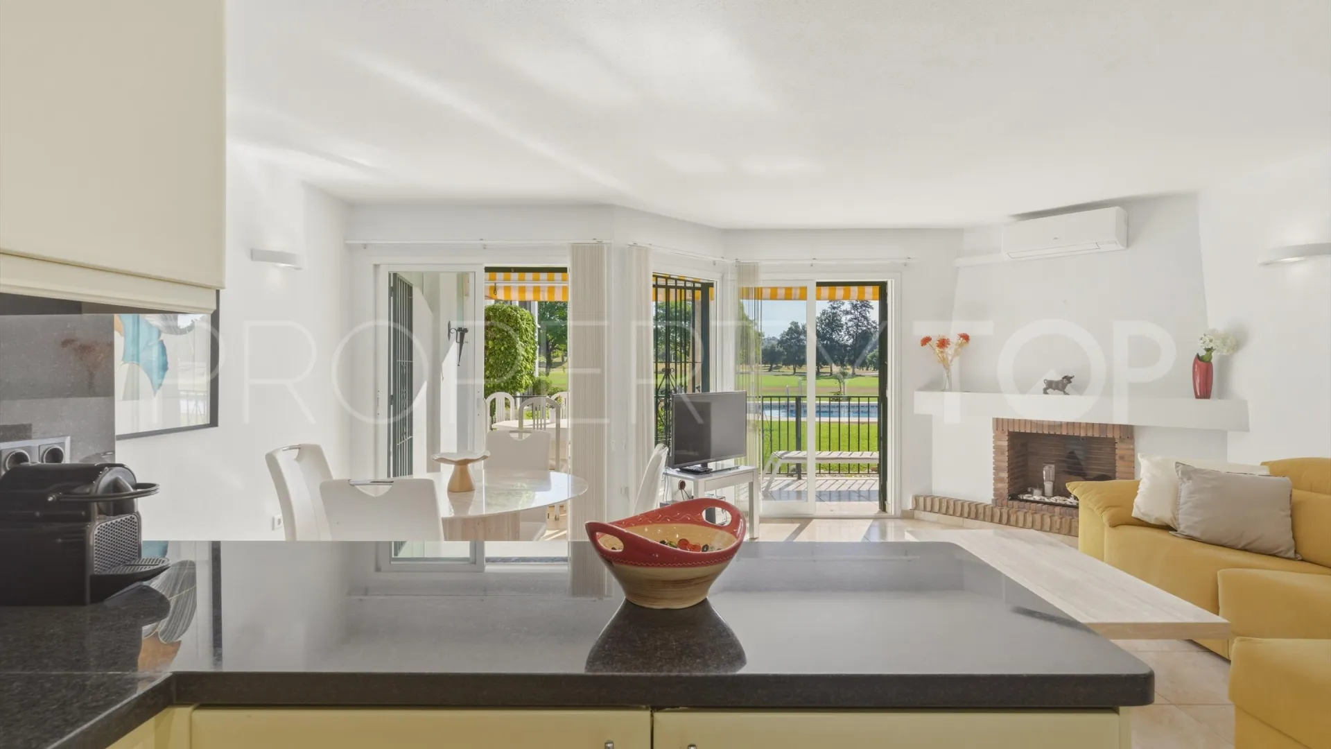 For sale 2 bedrooms ground floor apartment in Mijas Golf