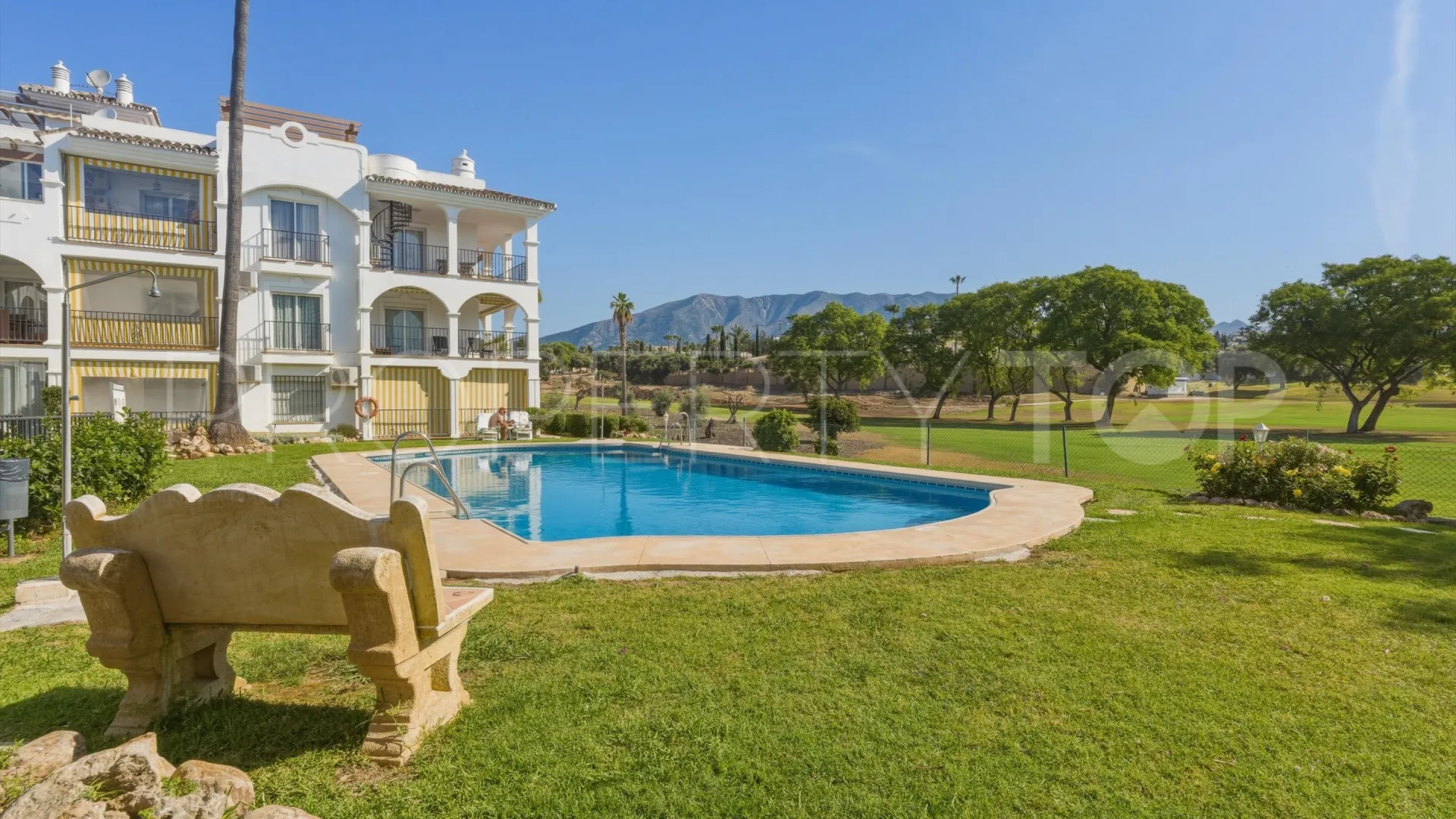 For sale 2 bedrooms ground floor apartment in Mijas Golf