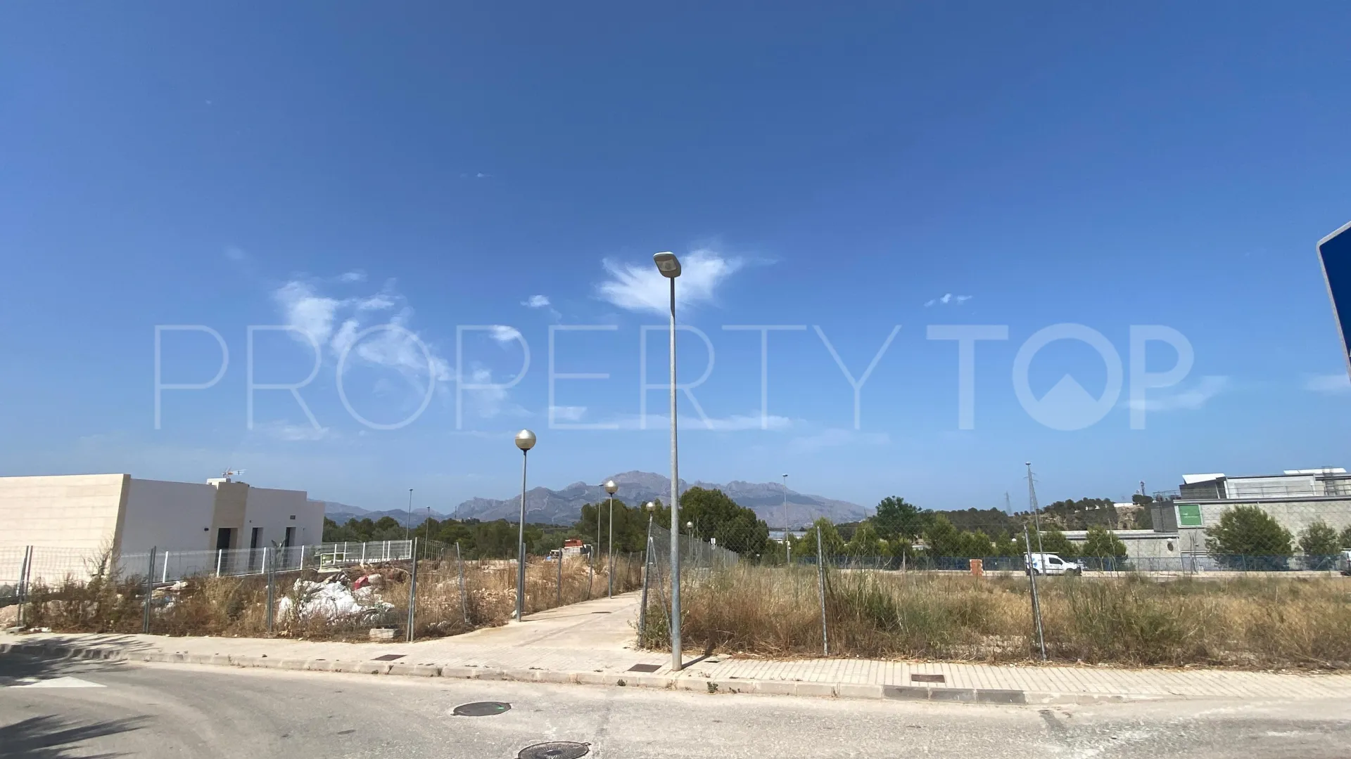 Parcela residencial a la venta en Polop