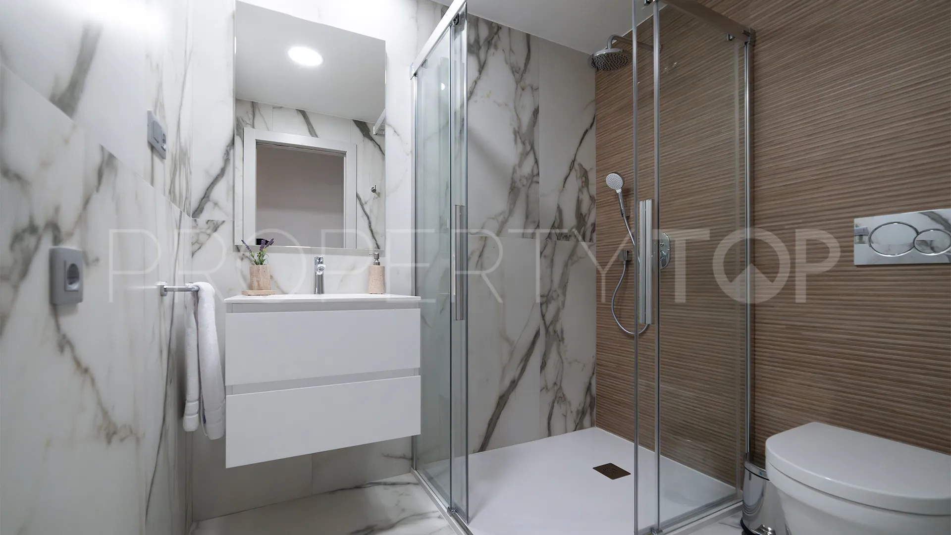 For sale 2 bedrooms apartment in Benidorm