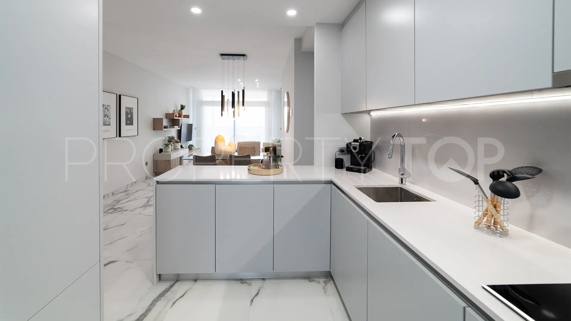 For sale 2 bedrooms apartment in Benidorm