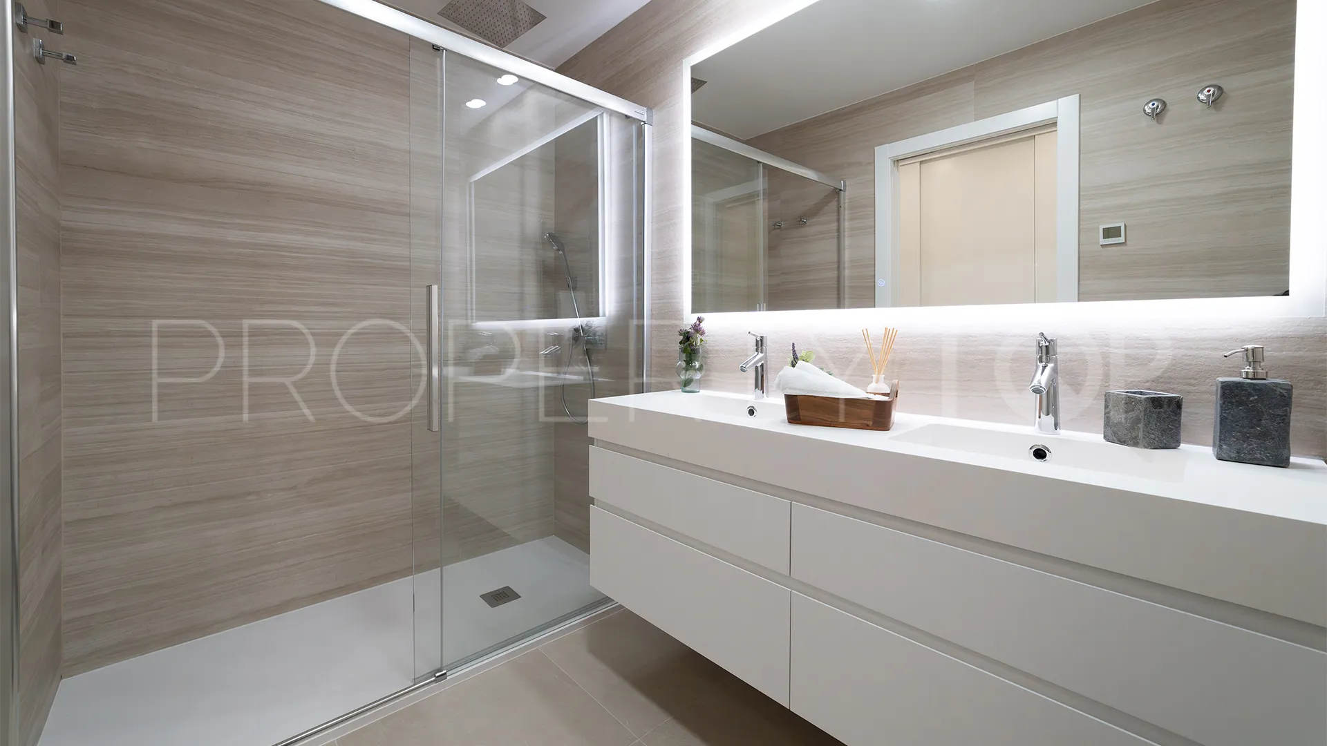 For sale 2 bedrooms apartment in Benidorm