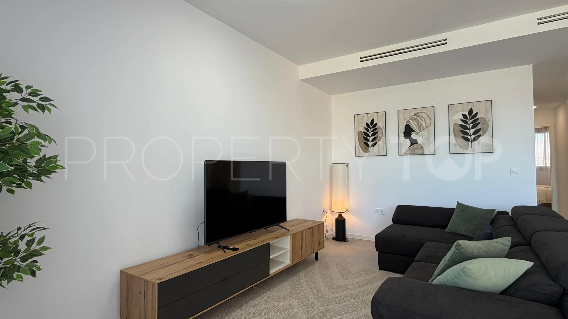 Apartamento de 2 dormitorios en venta en Finestrat