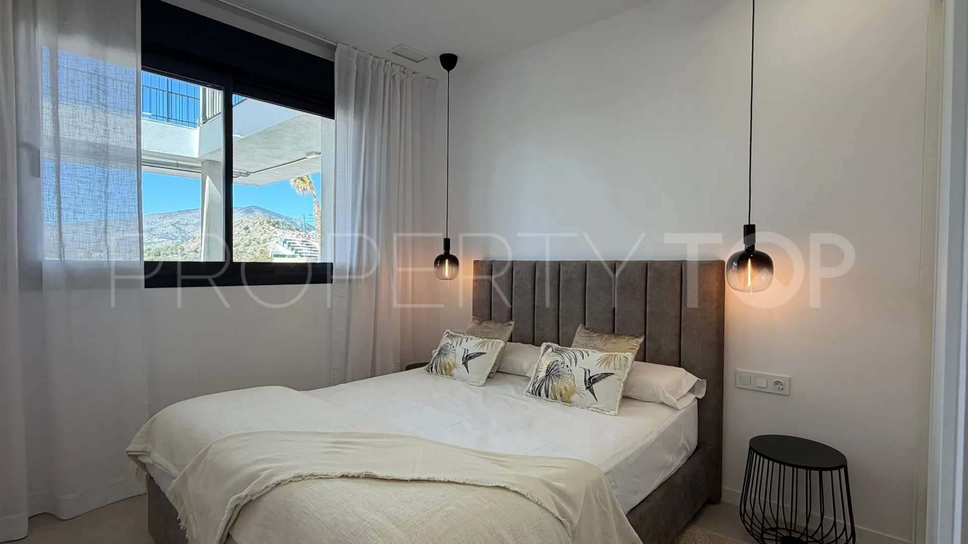 Apartamento de 2 dormitorios en venta en Finestrat