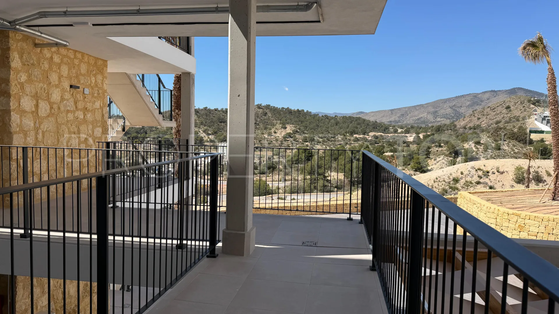 Apartamento de 2 dormitorios en venta en Finestrat