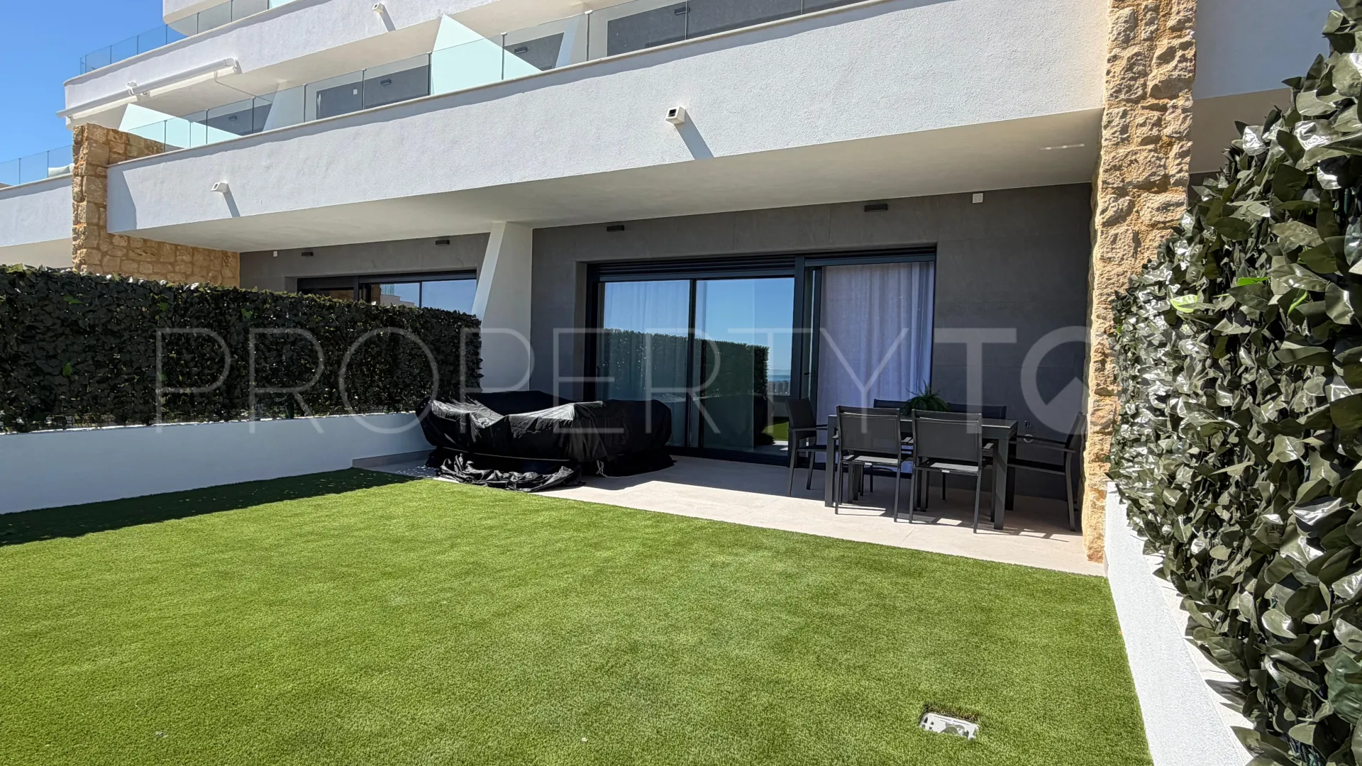 Apartamento de 2 dormitorios en venta en Finestrat