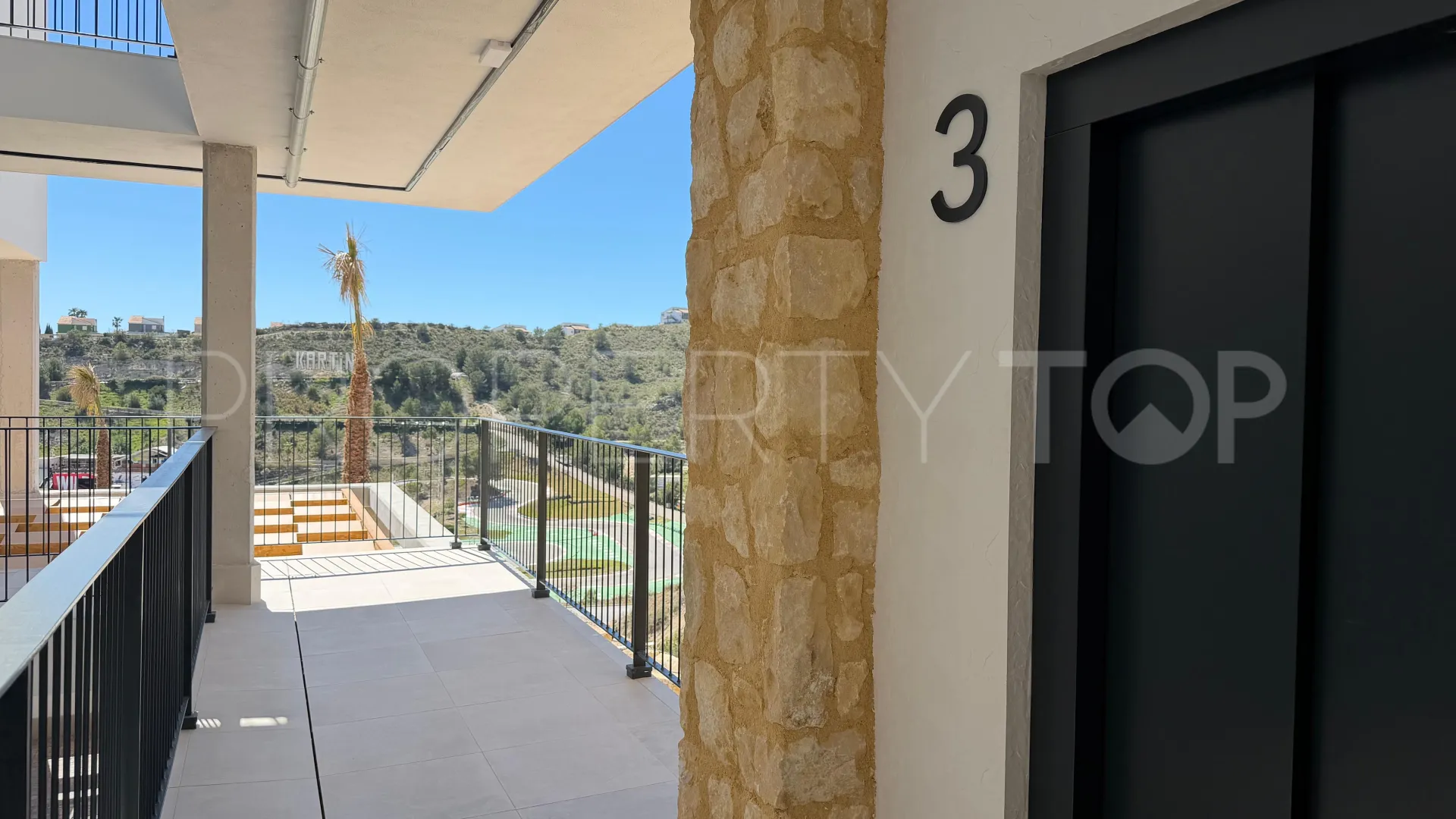 Apartamento de 2 dormitorios en venta en Finestrat