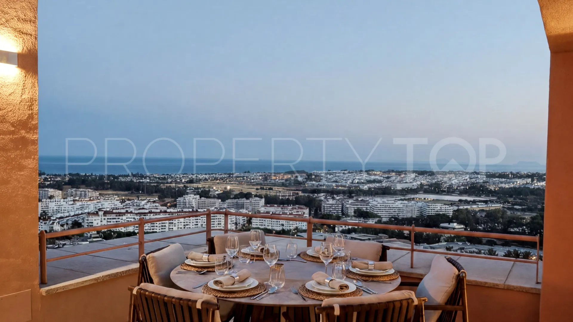 Duplex penthouse for sale in Magna Marbella with 3 bedrooms