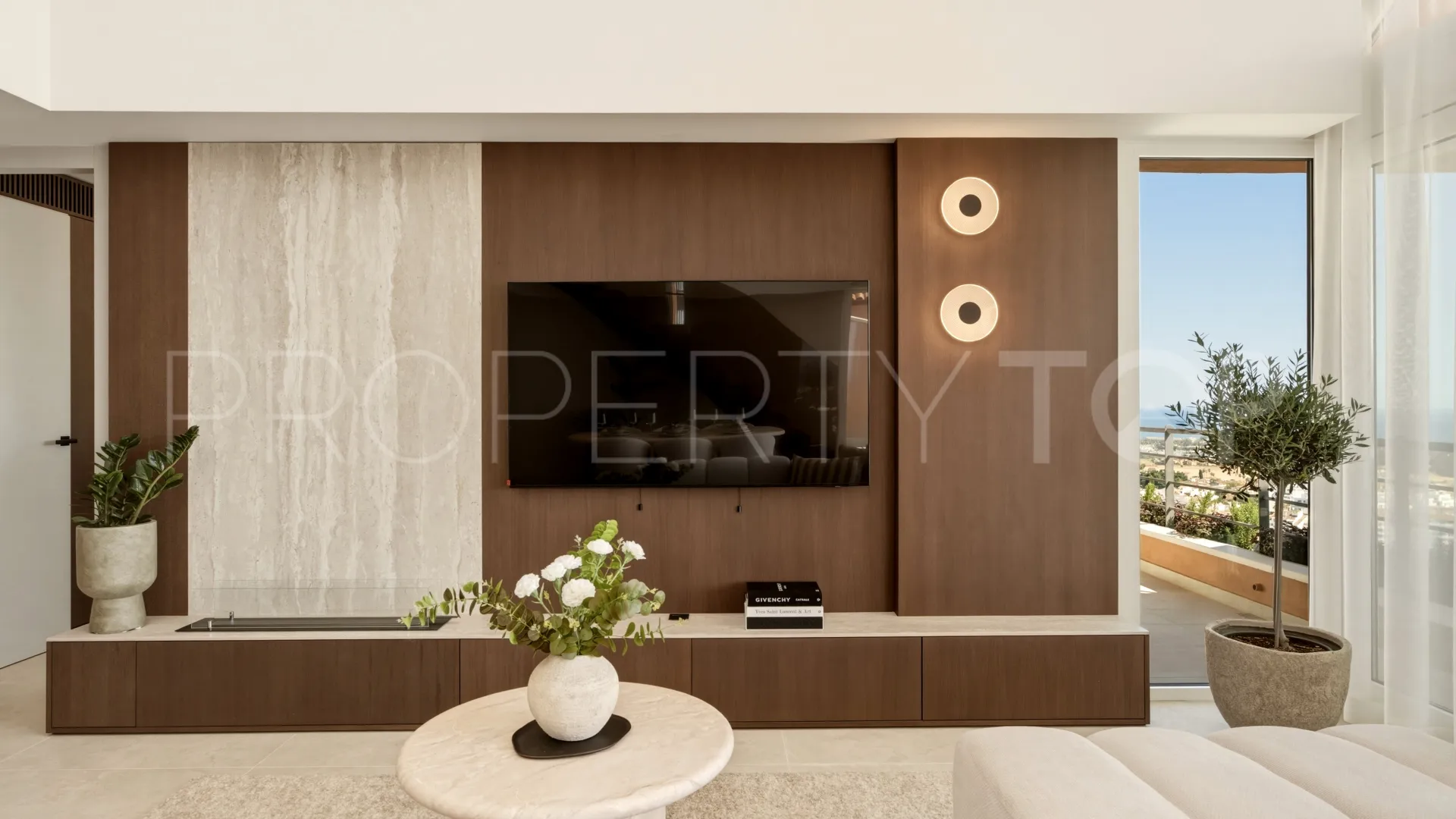 Duplex penthouse for sale in Magna Marbella with 3 bedrooms