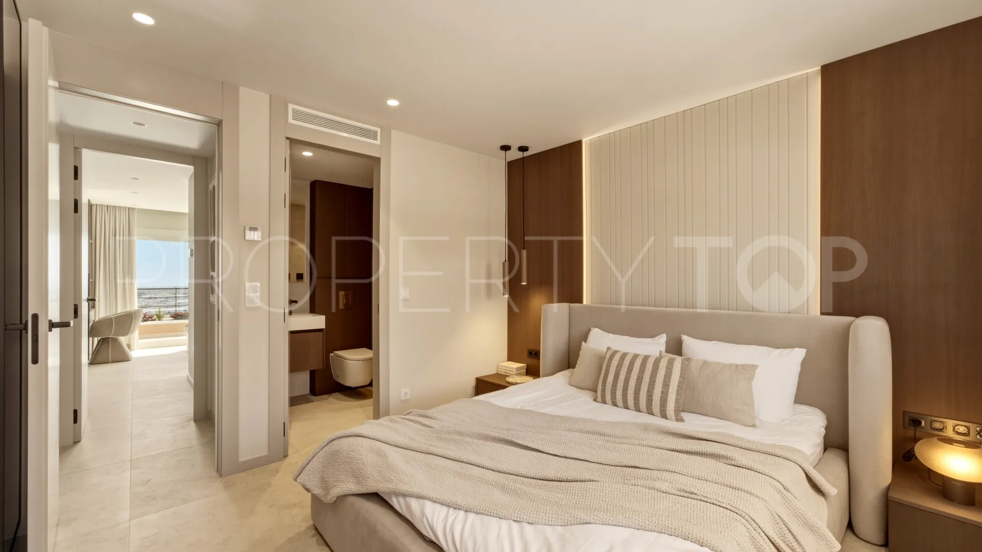 Duplex penthouse for sale in Magna Marbella with 3 bedrooms