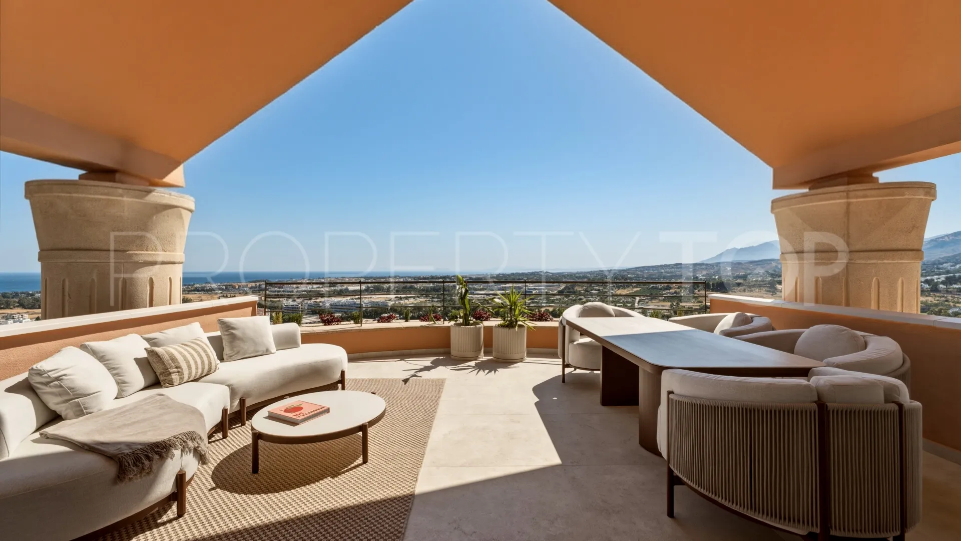 Duplex penthouse for sale in Magna Marbella with 3 bedrooms