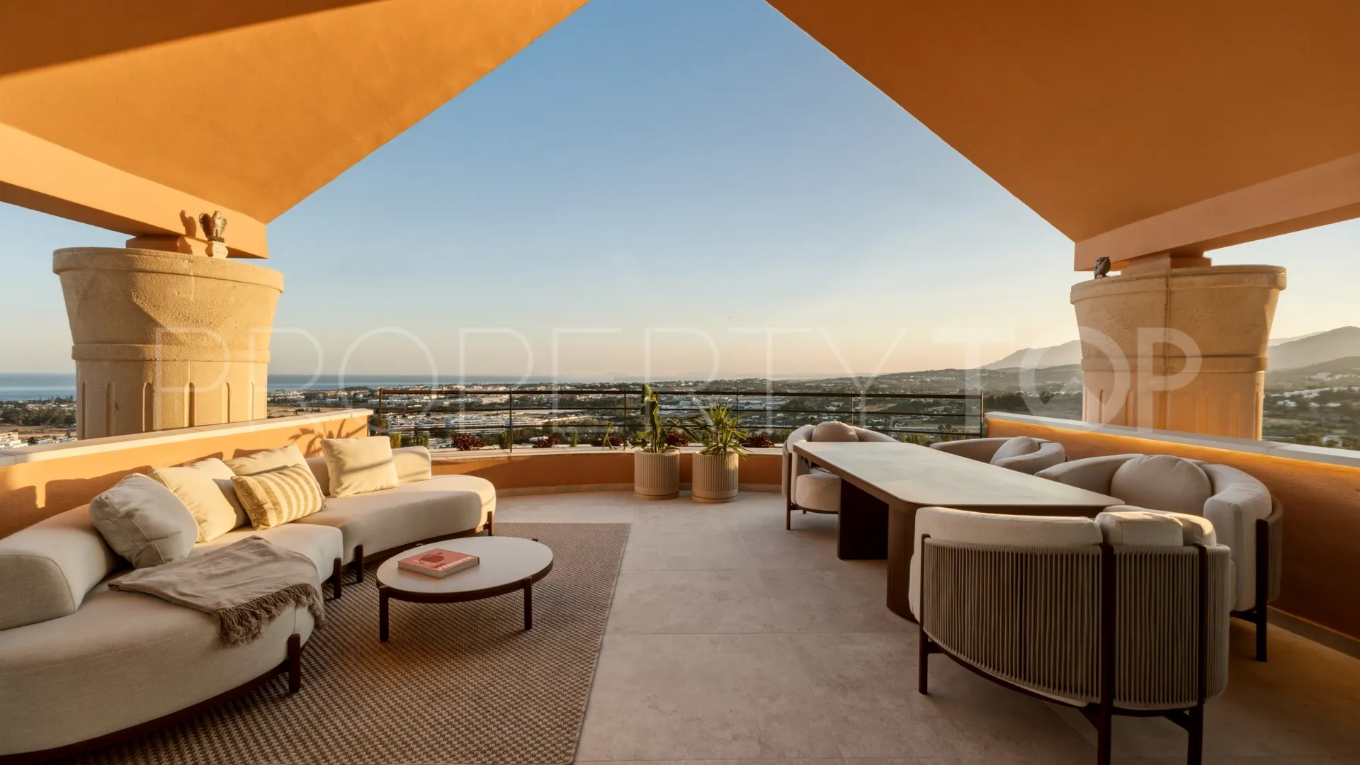 Duplex penthouse for sale in Magna Marbella with 3 bedrooms